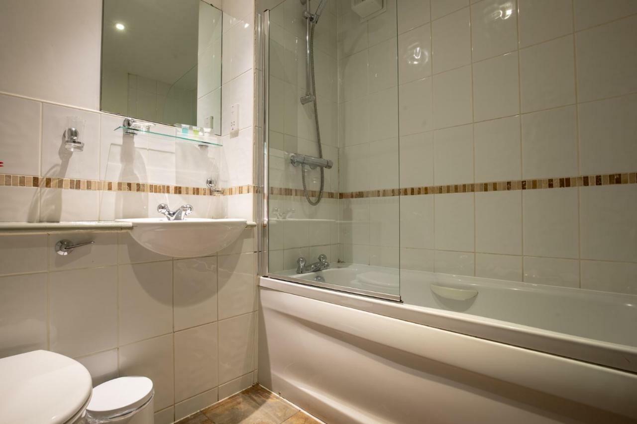 Woodthorpe Hotel Prestwich Extérieur photo